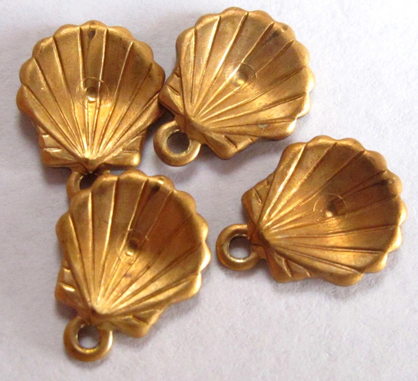 Vintage Brass Clam Shell Charms