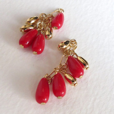 red plastic and gold plated teardrop charms