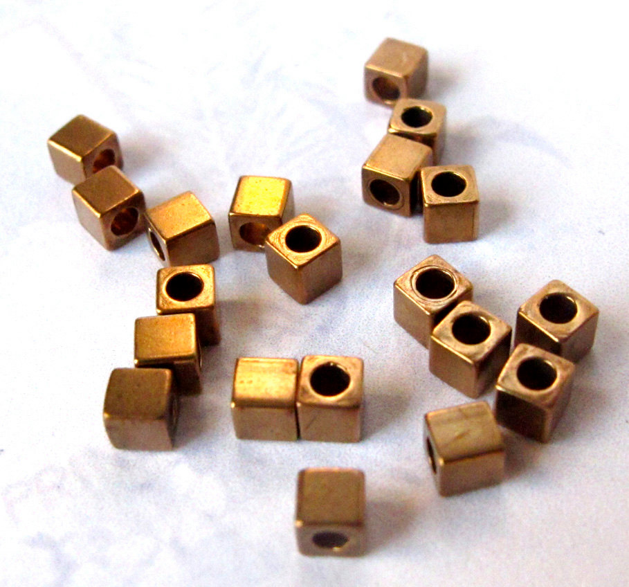 CUBE CHARM BEADS  VARIETY OF COLOURS FOR CHARM BRACELETS BEADS PAM04