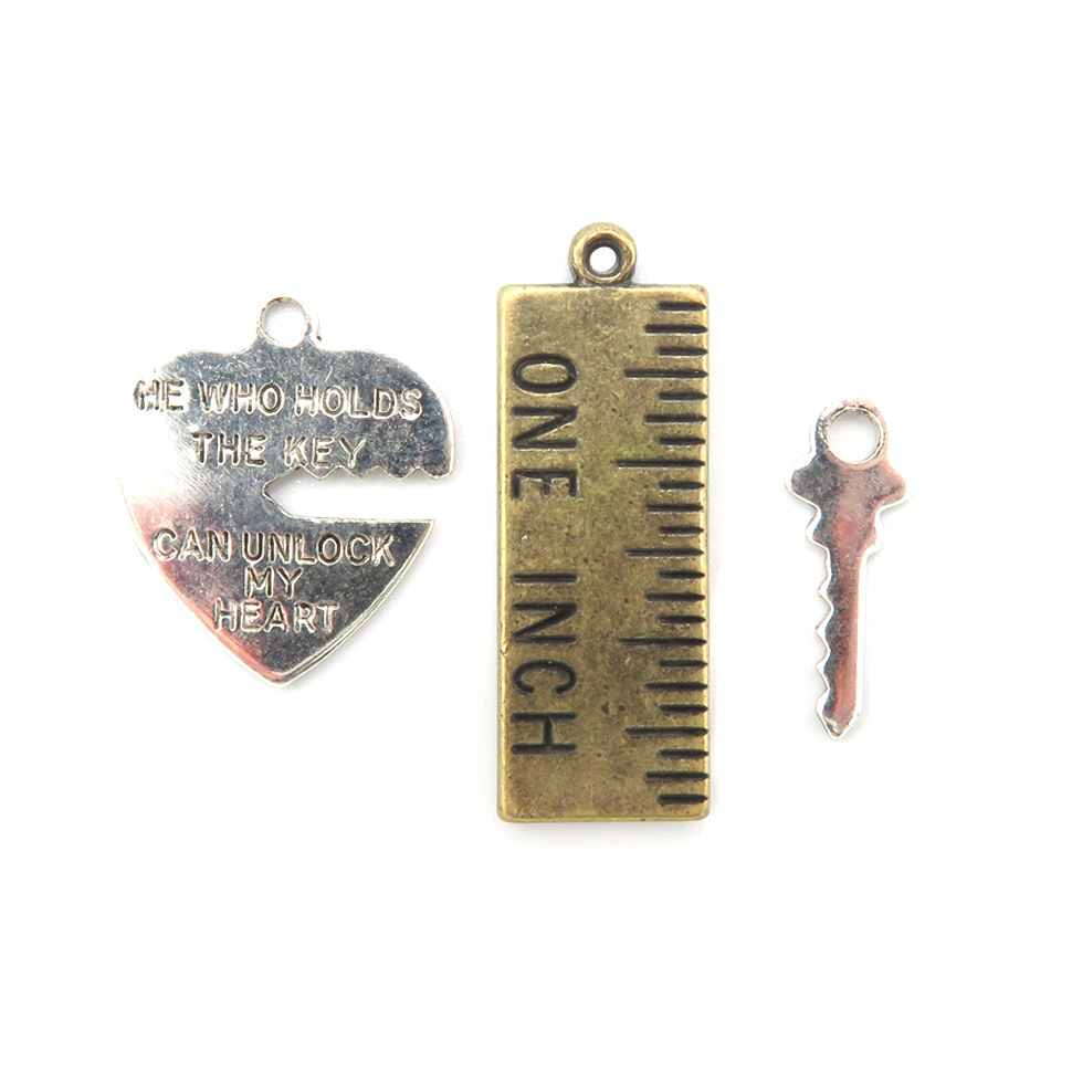 Knight Shield Key Pendant And Heart Crown Lock Pendant Set