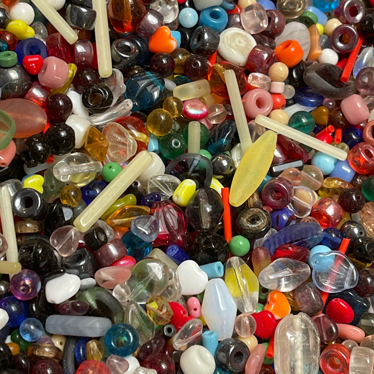 1/2lb Mystery Treasure Mix ~ Plastic, Glass, Enamel and More (Beads, Charms, Pendants and Junk)